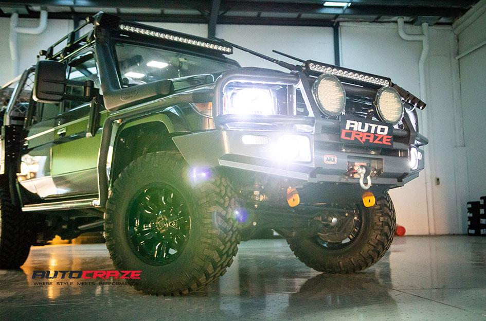 TOYOTA LANDCRUSIER SLEDGE GLOSS BLACK MILLED ACCENTS